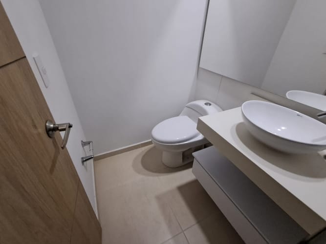 Apartamento de 2 alcobas en venta en Centro, Rionegro, 68 m² · foto 5 de 12