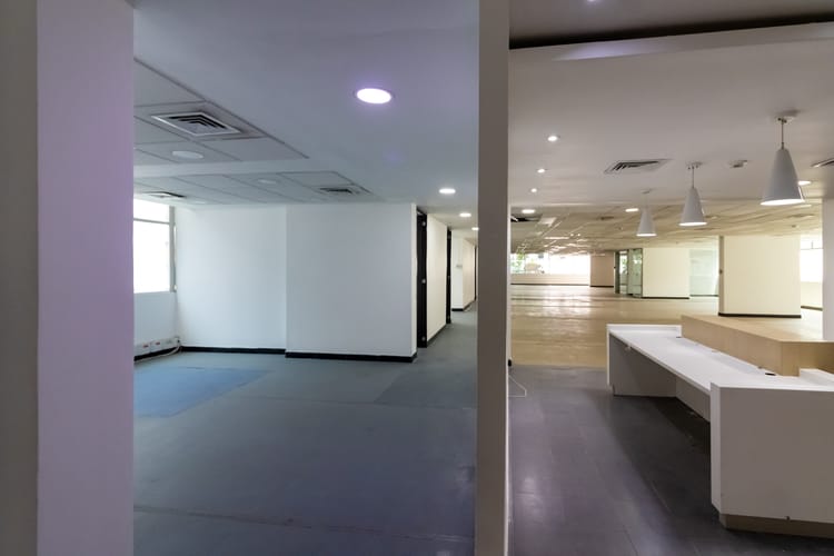 Oficina en venta en Villa Carlota, Medellín, 1013 m² · foto 3 de 15