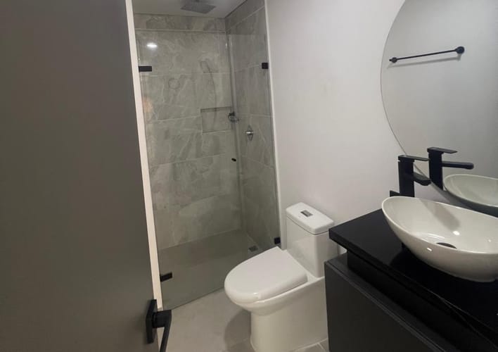 Apartamento de 5 alcobas en venta en La Almeria, Medellín, 222 m² · foto 10 de 24