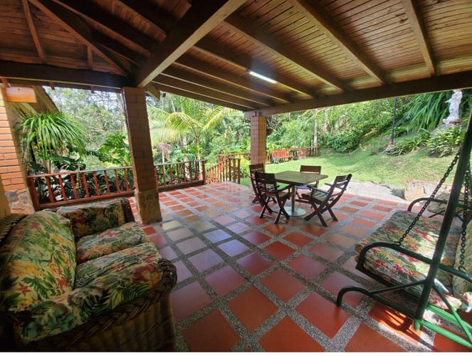 Casa de 7 alcobas en venta en Altos Del Poblado, Medellín, 1200 m² · foto 6 de 10