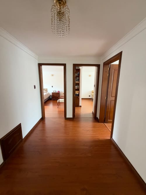 Apartamento de 3 alcobas en venta en Chicó Navarra, Bogotá, 167 m² · foto 2 de 24