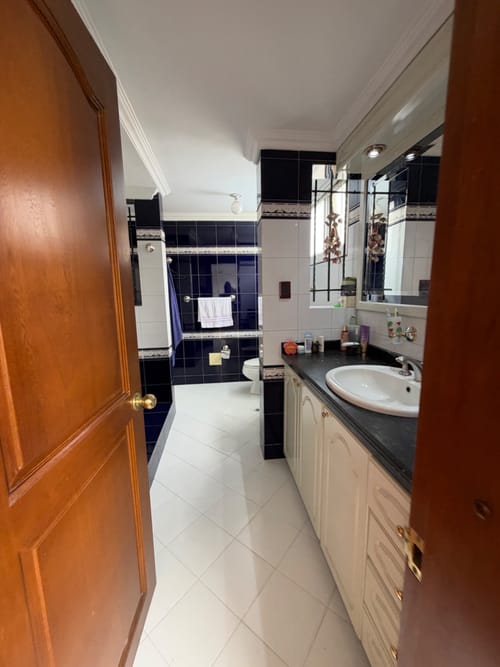 Apartamento de 3 alcobas en venta en Chicó Navarra, Bogotá, 167 m² · foto 4 de 24