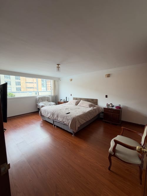 Apartamento de 3 alcobas en venta en Chicó Navarra, Bogotá, 167 m² · foto 13 de 24