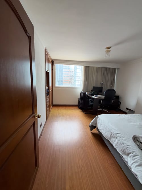 Apartamento de 3 alcobas en venta en Chicó Navarra, Bogotá, 167 m² · foto 19 de 24