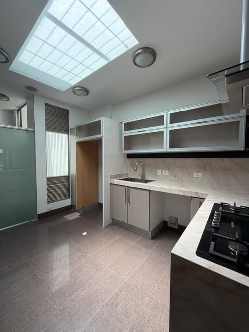 Apartamento de 3 alcobas en venta en Chicó Reservado, Bogotá, 250 m² · foto 16 de 24