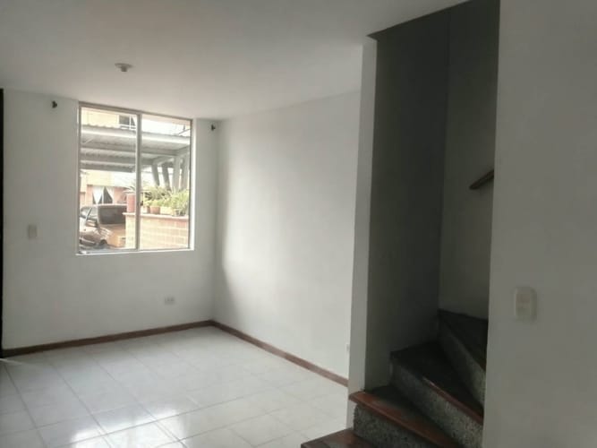 Apartamento en venta en Loma Del Indio, Medellín · foto 2 de 18