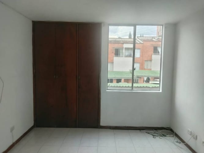Apartamento en venta en Loma Del Indio, Medellín · foto 8 de 18