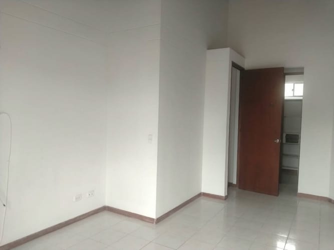 Apartamento en venta en Loma Del Indio, Medellín · foto 12 de 18