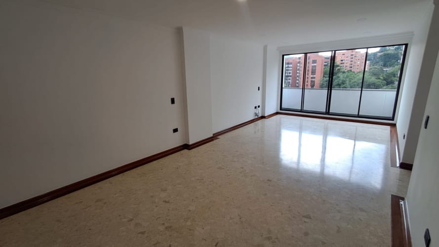 Apartamento de 3 alcobas en arriendo en Lalinde, Medellín, 130 m² · foto 2 de 21