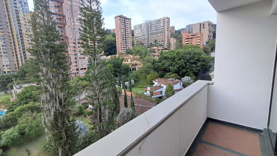 Apartamento de 3 alcobas en arriendo en Lalinde, Medellín, 130 m² · foto 5 de 21