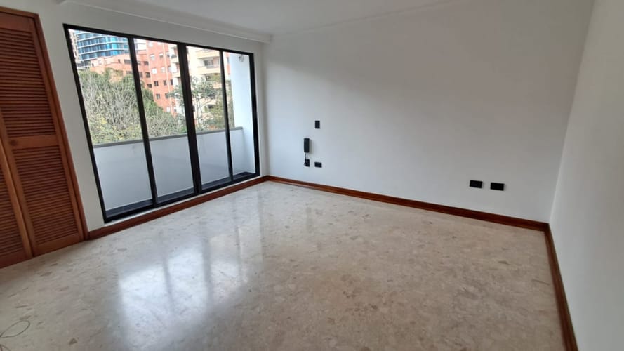 Apartamento de 3 alcobas en arriendo en Lalinde, Medellín, 130 m² · foto 10 de 21