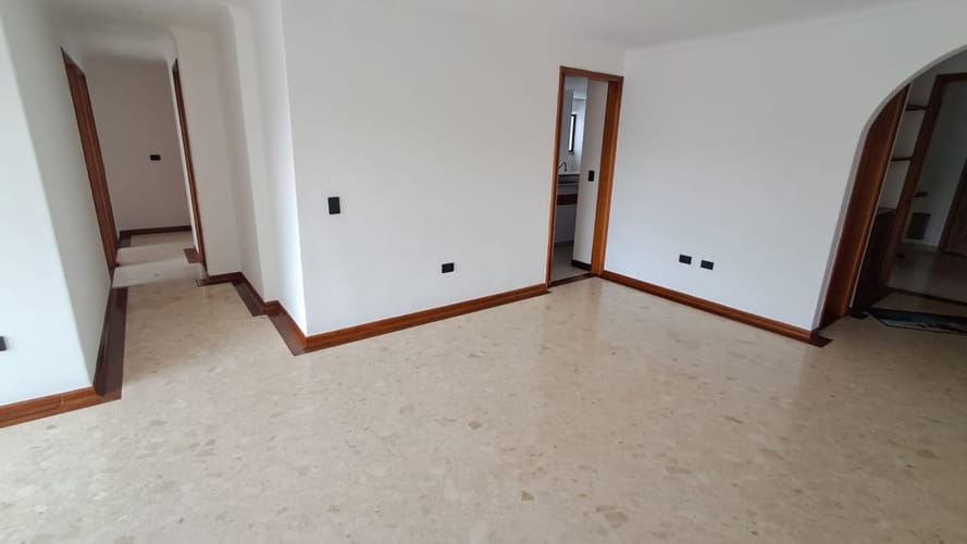 Apartamento de 3 alcobas en arriendo en Lalinde, Medellín, 130 m² · foto 12 de 21