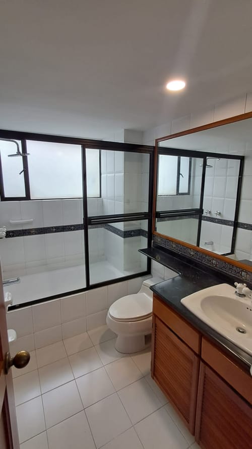 Apartamento de 3 alcobas en arriendo en Lalinde, Medellín, 130 m² · foto 14 de 21