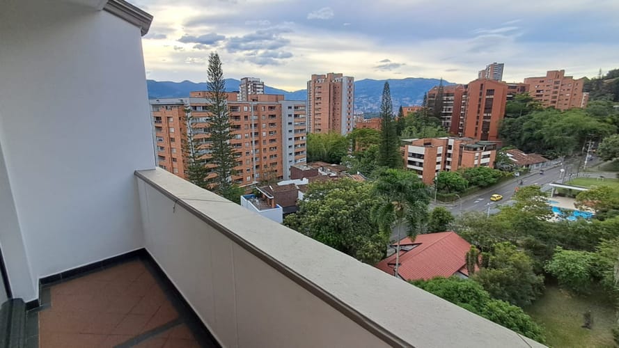Apartamento de 3 alcobas en arriendo en Lalinde, Medellín, 130 m² · foto 20 de 21
