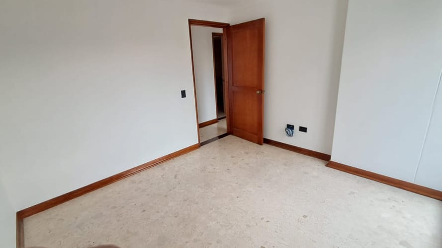 Apartamento de 3 alcobas en arriendo en Lalinde, Medellín, 130 m² · foto 21 de 21