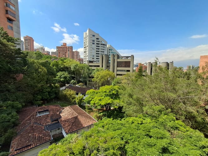 Apartamento de 3 alcobas en arriendo en Patio Bonito, Medellín, 150 m² · foto 3 de 19