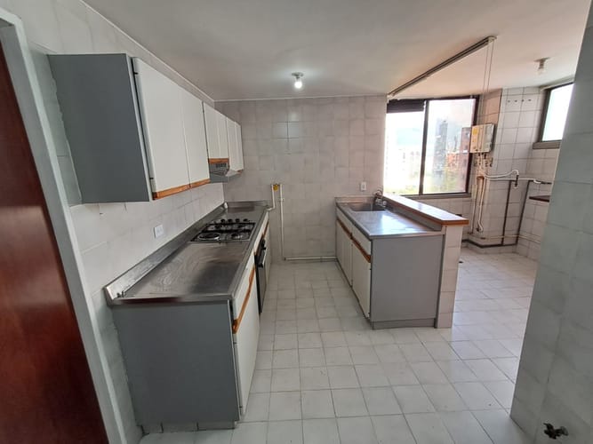 Apartamento de 3 alcobas en arriendo en Patio Bonito, Medellín, 150 m² · foto 4 de 19