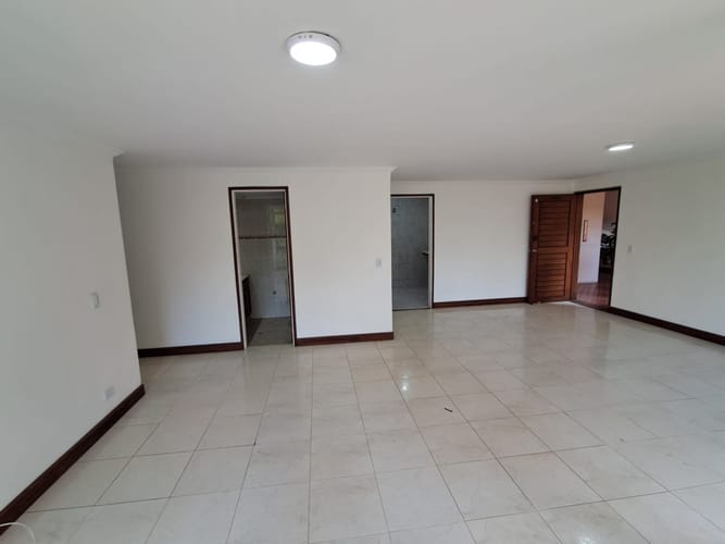 Apartamento de 3 alcobas en arriendo en Patio Bonito, Medellín, 150 m² · foto 7 de 19