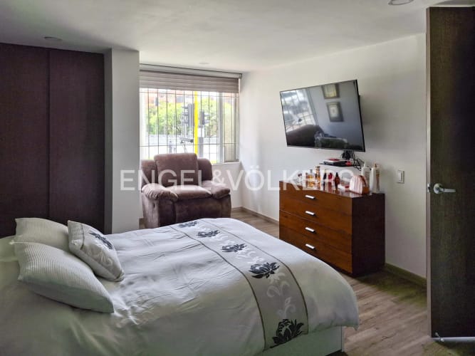 Apartamento de 3 alcobas en venta en Santa Barbara Central, Bogotá, 160 m² · foto 11 de 13