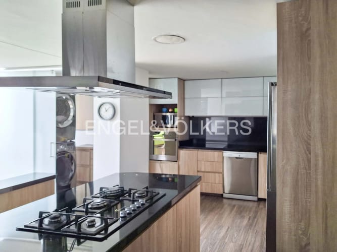 Apartamento de 3 alcobas en venta en Santa Barbara Central, Bogotá, 160 m² · foto 5 de 13