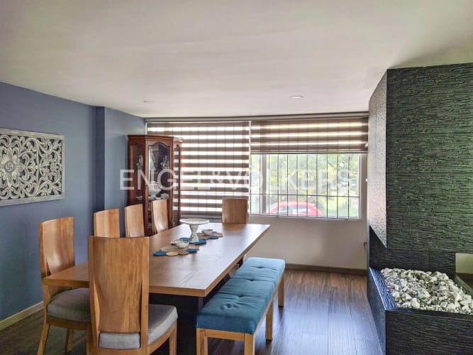 Apartamento de 3 alcobas en venta en Santa Barbara Central, Bogotá, 160 m² · foto 2 de 13