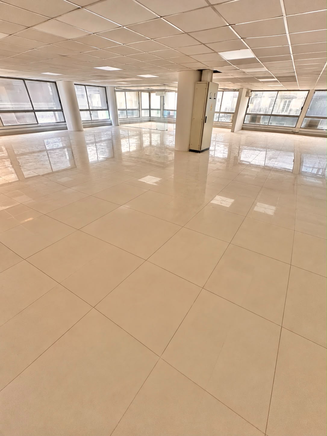 ALQUILER OFICINA 300m2 CENTRO MVD