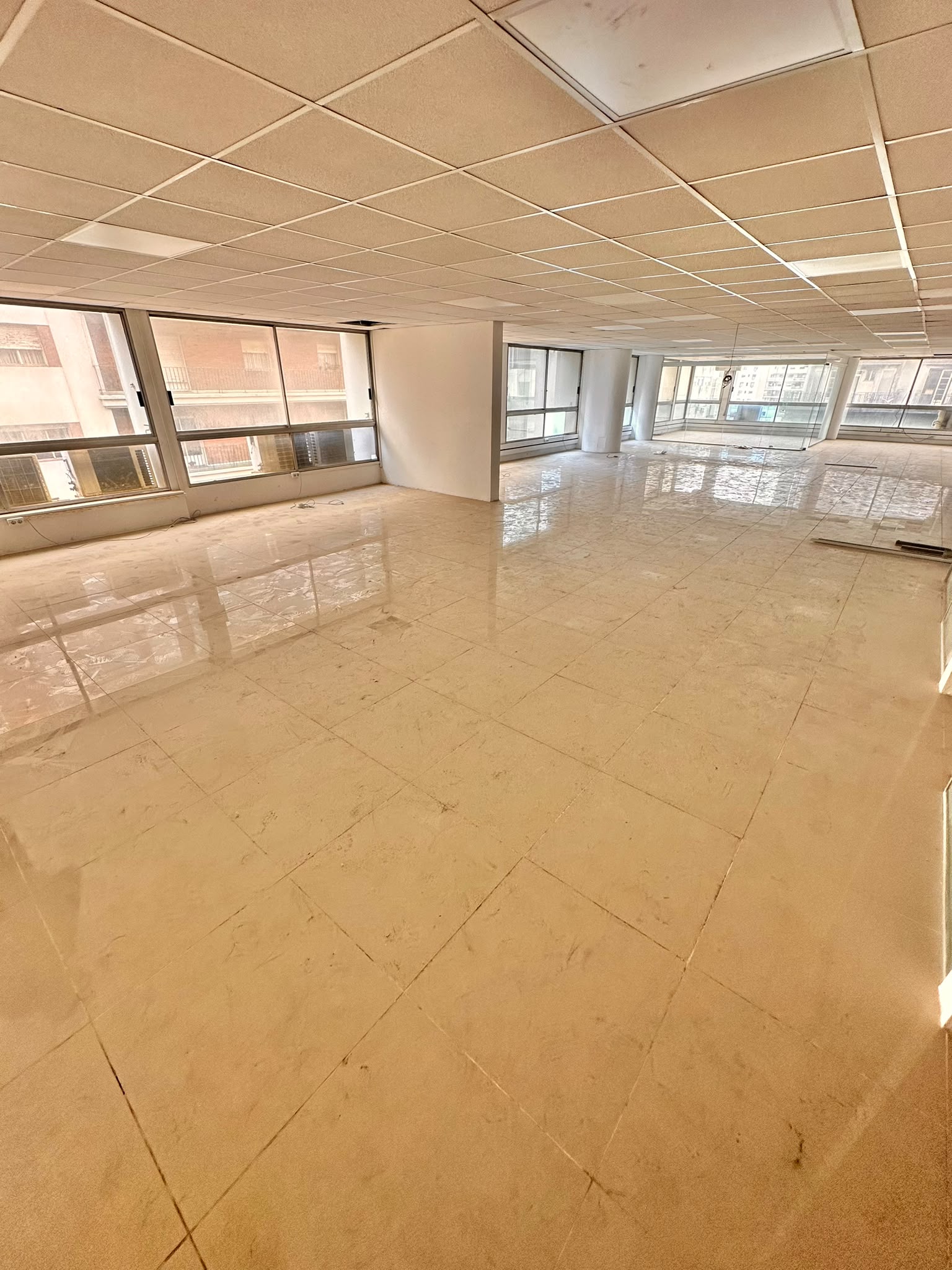 ALQUILER OFICINA 300m2 CENTRO MVD · Foto 5