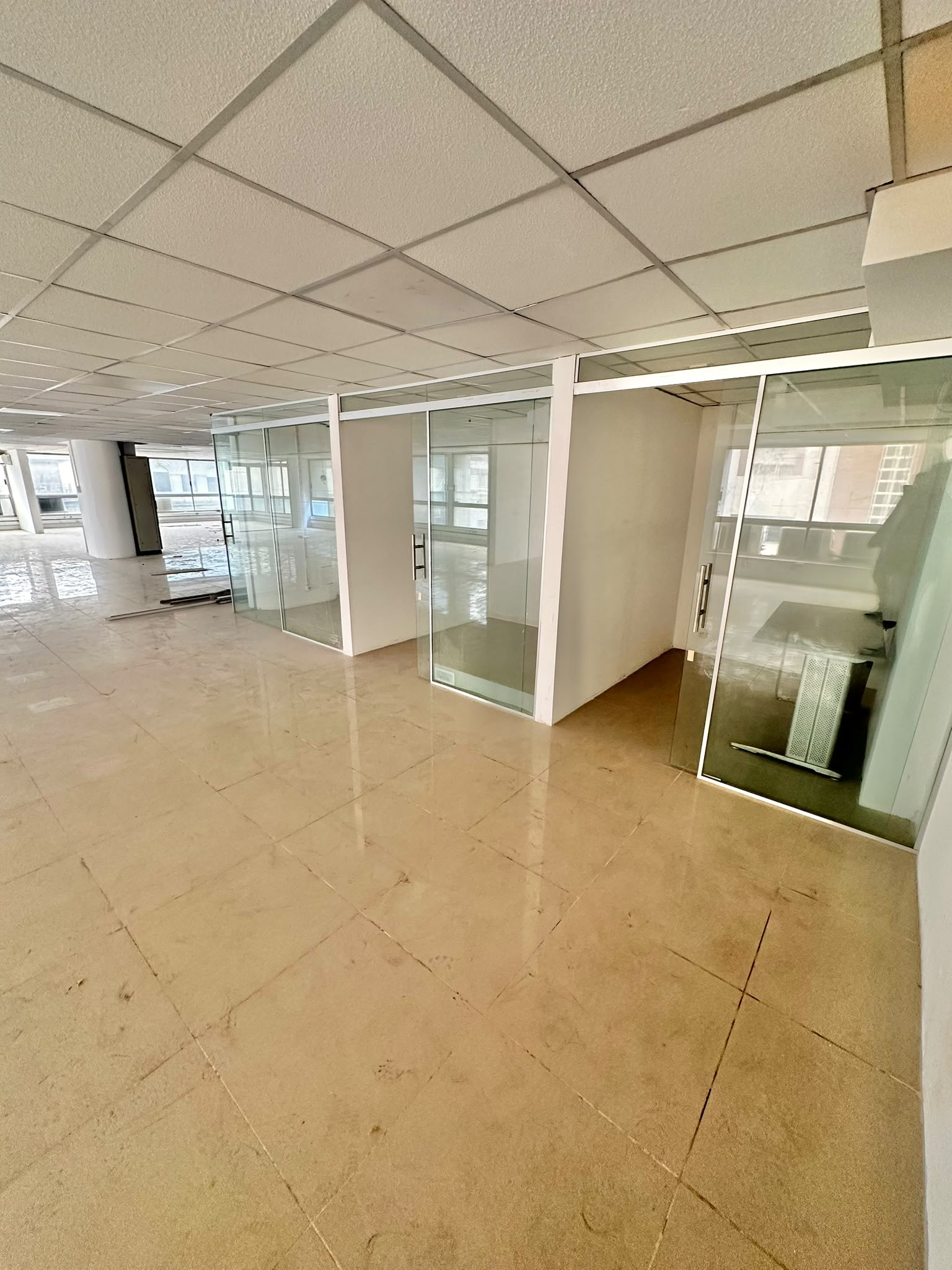 ALQUILER OFICINA 300m2 CENTRO MVD · Foto 6