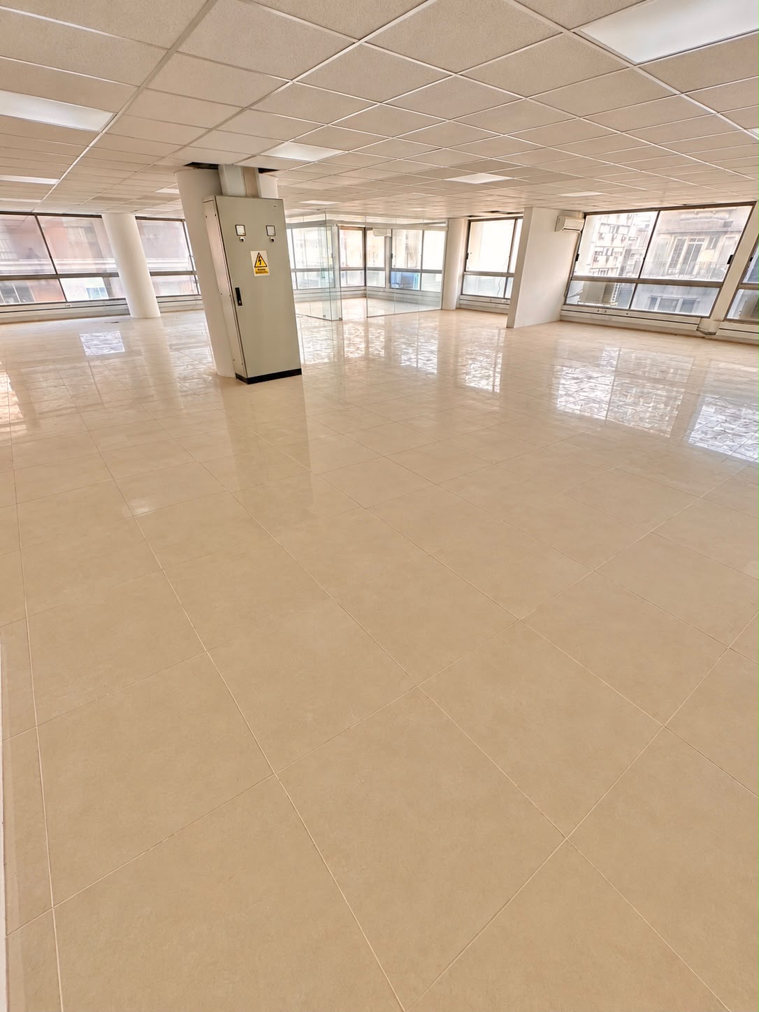 ALQUILER OFICINA 300m2 CENTRO MVD · Foto 9