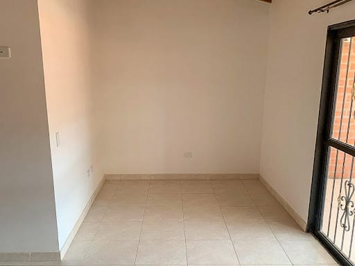 Casa de 4 alcobas en venta en Ciudadela, El Carmen de Viboral, 110 m² · foto 4 de 13