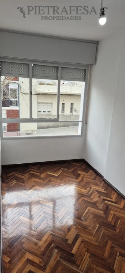 Apartamento en alquiler, 2 dormitorios, 1 baño. Barrio Sur. · Foto 11