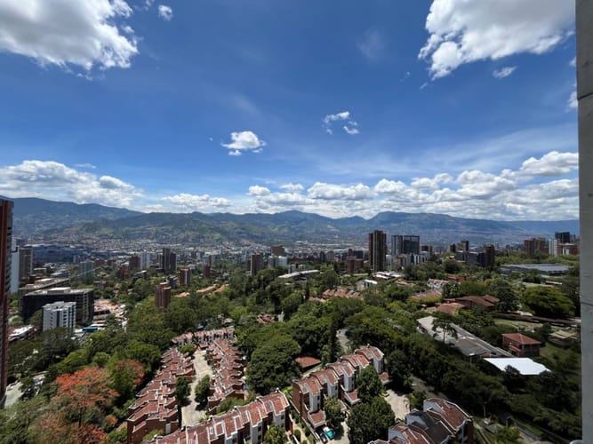 Apartamento de 3 alcobas en venta en El Poblado, Medellín, 295 m² · foto 3 de 14