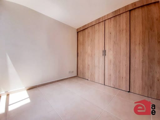 Apartamento de 3 alcobas en venta en Los Gomez, Itagüí, 58 m² · foto 5 de 16