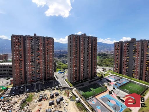 Apartamento de 3 alcobas en venta en Los Gomez, Itagüí, 58 m² · foto 15 de 16