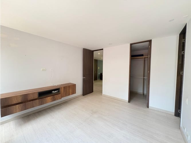 Apartamento de 2 alcobas en arriendo en La Florida, Medellín, 230 m² · foto 5 de 15