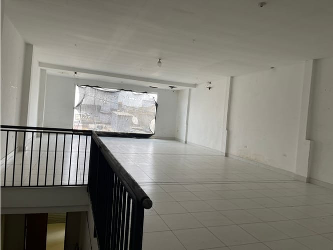 Local en venta en Bazurto, Cartagena, 450 m² · foto 2 de 13