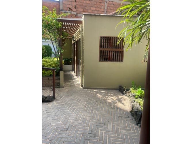 Casa de 5 alcobas en venta en Laureles, Medellín, 382 m² · foto 16 de 23