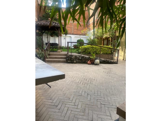 Casa de 5 alcobas en venta en Laureles, Medellín, 382 m² · foto 18 de 23