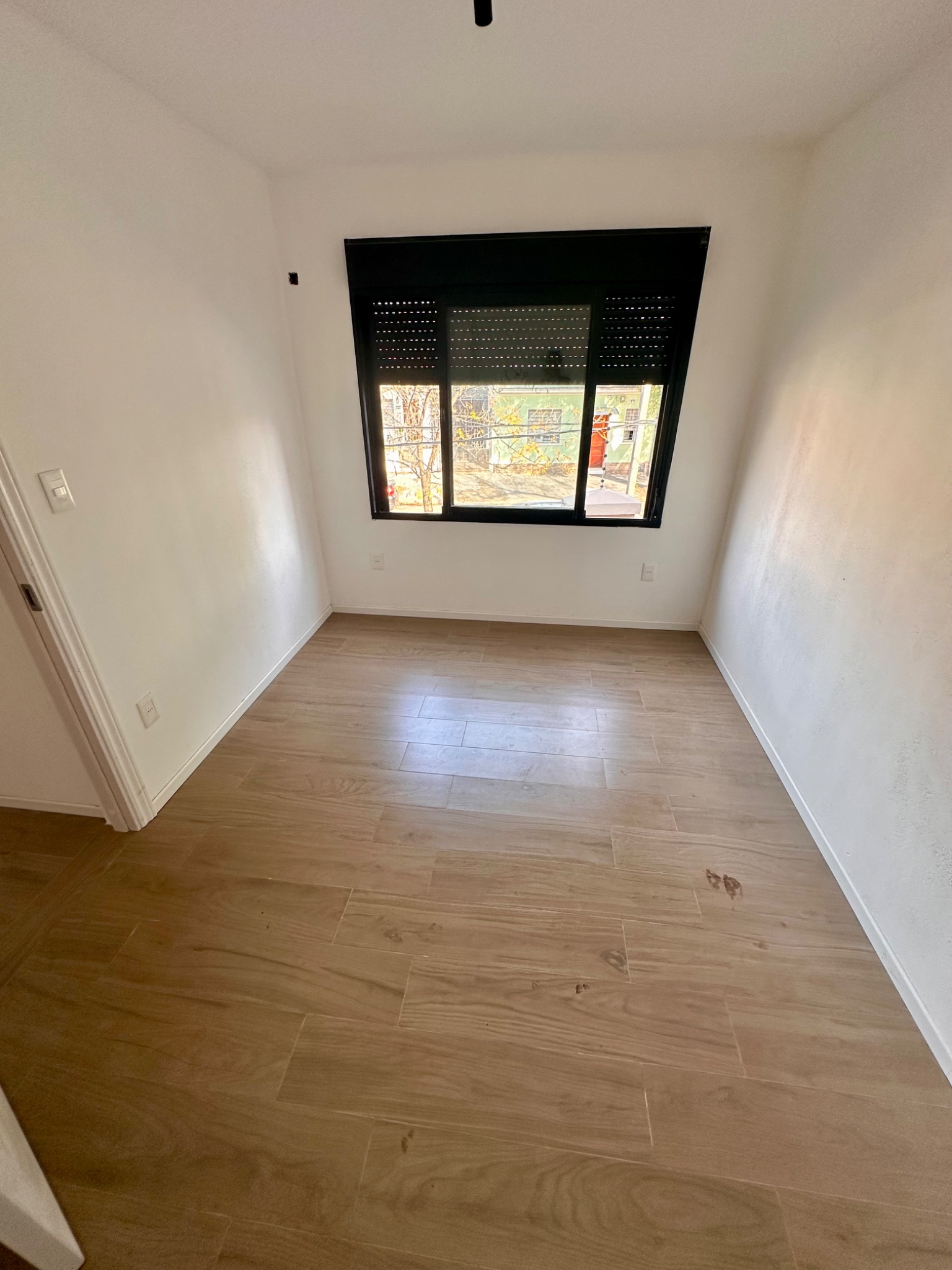 Alquilo hermosa casa de 2 dormitorios, garage y terraza con parrillero en el Prado, próximo a Bulevar Artigas y Suárez. · Foto 11