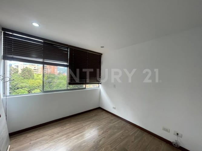 Apartamento de 3 alcobas en arriendo en Loma Benedictinos, Envigado, 120 m² · foto 12 de 20