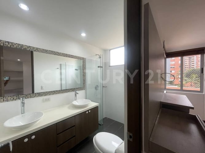 Apartamento de 3 alcobas en arriendo en Loma Benedictinos, Envigado, 120 m² · foto 19 de 20