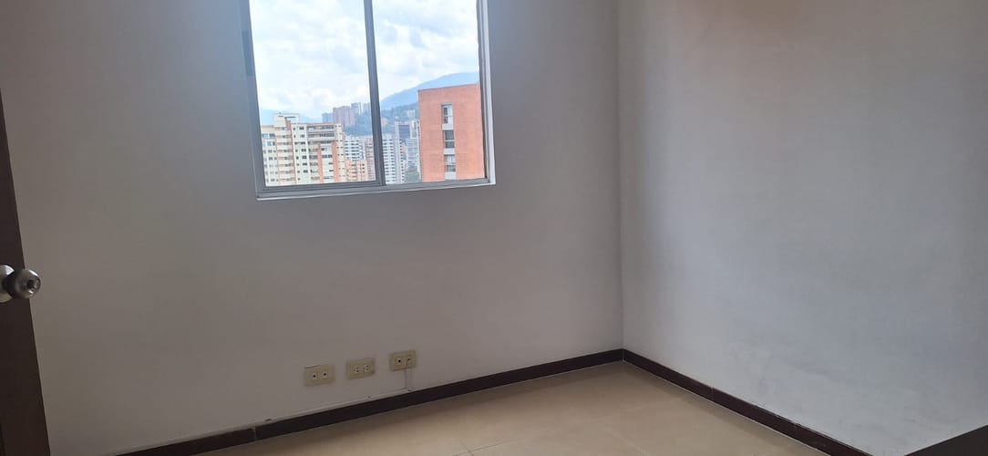 Apartamento de 3 alcobas en arriendo en Oviedo, Medellín, 140 m² · foto 5 de 24