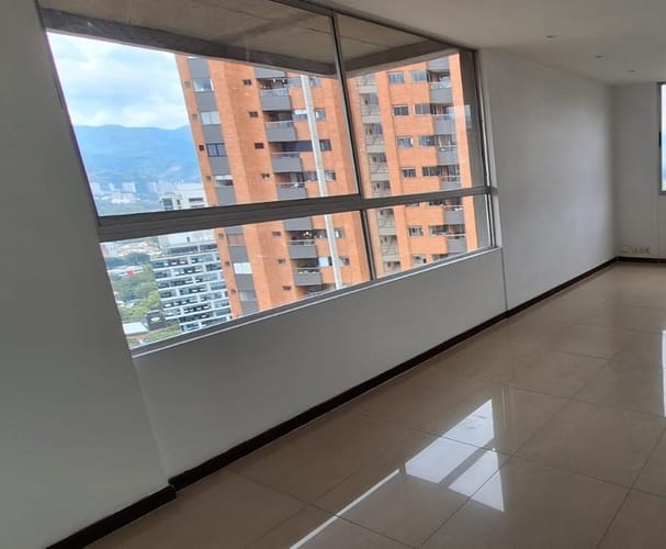 Apartamento de 3 alcobas en arriendo en Oviedo, Medellín, 140 m² · foto 7 de 24