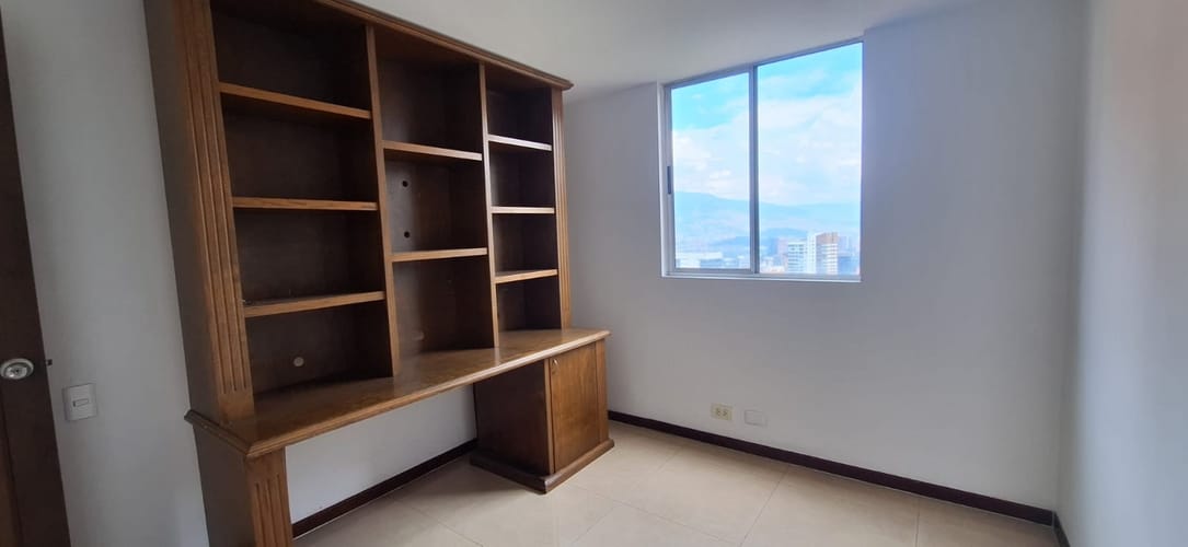 Apartamento de 3 alcobas en arriendo en Oviedo, Medellín, 140 m² · foto 18 de 24