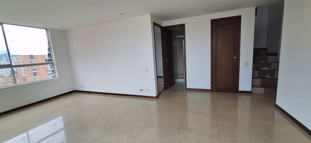 Apartamento de 3 alcobas en arriendo en Oviedo, Medellín, 140 m² · foto 20 de 24