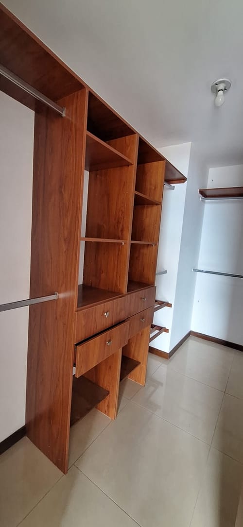 Apartamento de 3 alcobas en arriendo en Oviedo, Medellín, 140 m² · foto 12 de 24