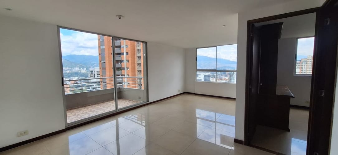 Apartamento de 3 alcobas en arriendo en Oviedo, Medellín, 140 m² · foto 21 de 24