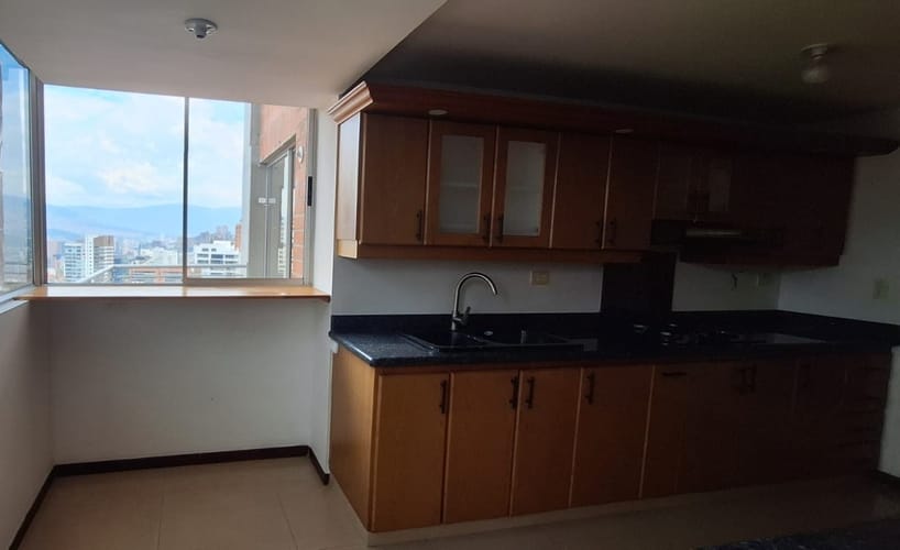 Apartamento de 3 alcobas en arriendo en Oviedo, Medellín, 140 m² · foto 23 de 24