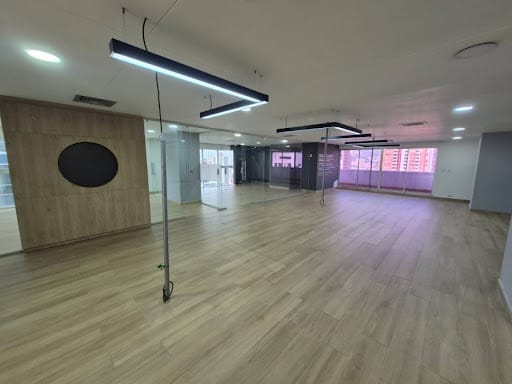 Oficina en arriendo en Santa Maria De Los Angeles, Medellín, 246 m² · foto 5 de 18