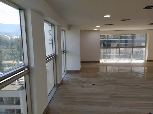 Oficina en arriendo en Santa Maria De Los Angeles, Medellín, 246 m² · foto 8 de 18